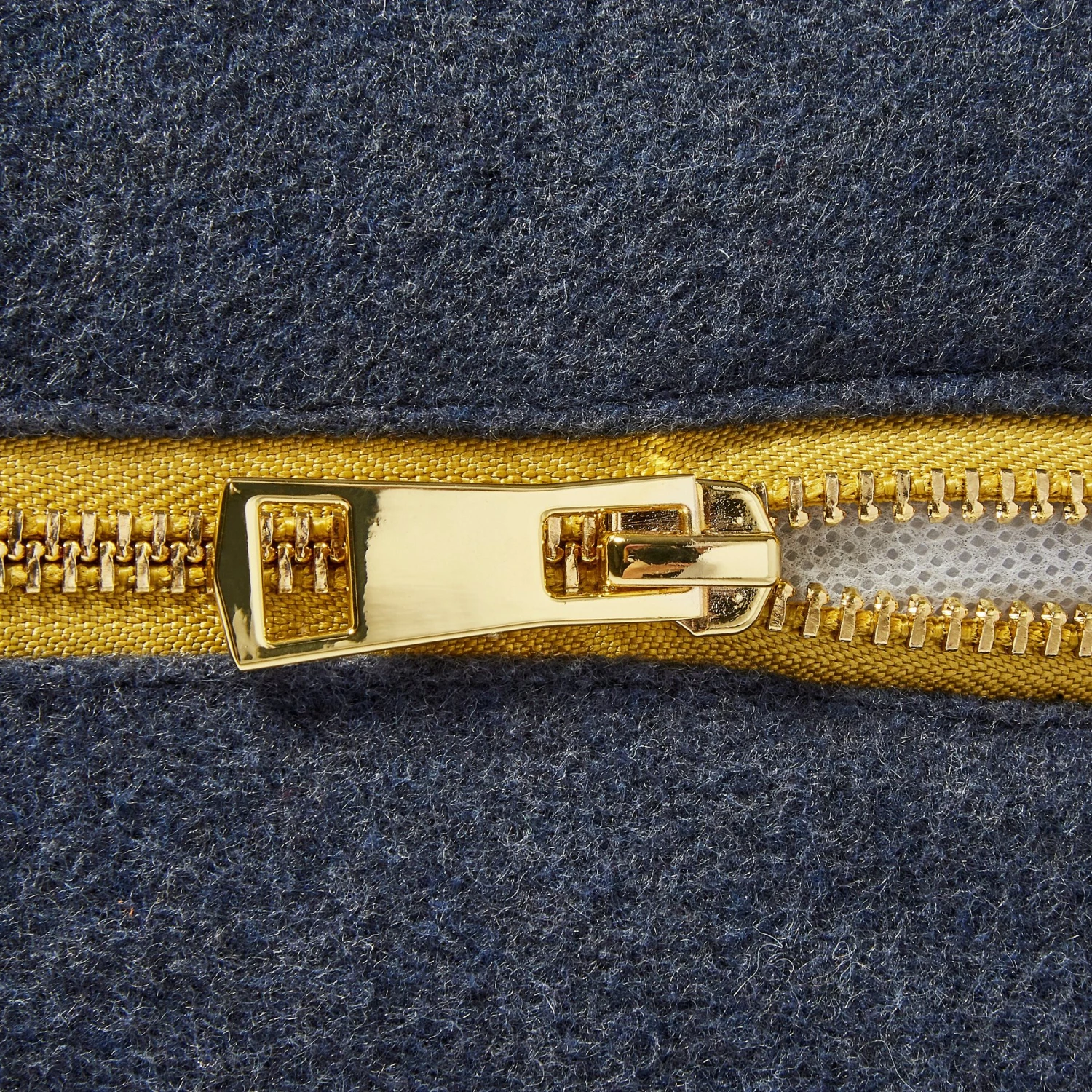 Frisco Faux Felt Zipper Pillow Cat & Dog Bed 5 Frisco Faux Felt Zipper Pillow Cat & Dog Bed - Image 5